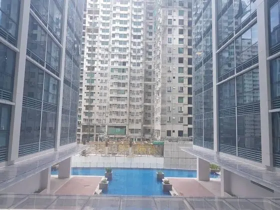 Uptown BGC near St. Luke's