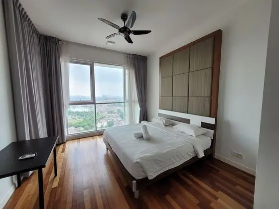 Uptown Residences by Sleepy Bear - Öne Çıkan Resim
