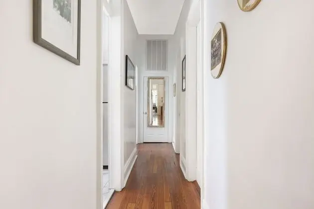 Uptown Spacious 4BD w Historic Charm - İç Mekan
