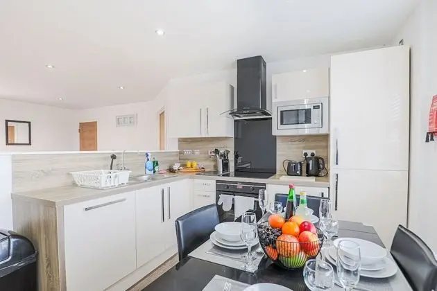 UR STAY - Jewellery Apartments