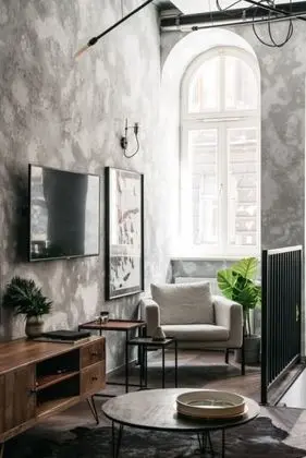 Urban Apartment in Historical Townhouse With gym Wellness Transport Offer