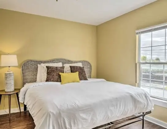 Urban Chic Townhome Near Downtown - Oda