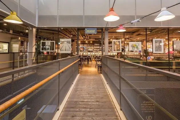 Hotel With Urban Deli - Lobi