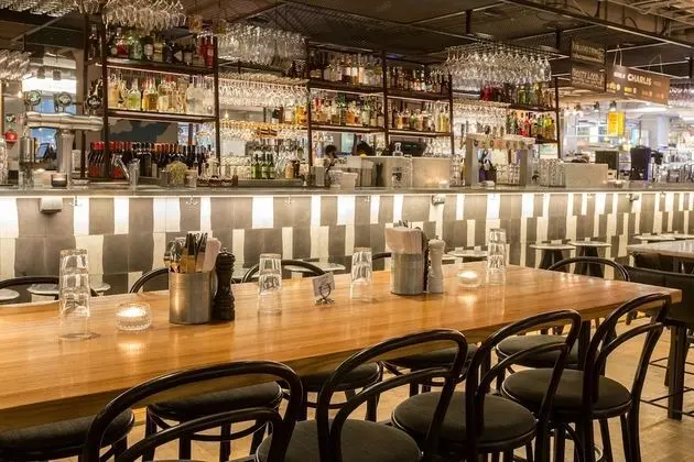 Hotel With Urban Deli - Yerinde Yemek