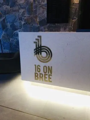 Urban Elephant 16 on Bree