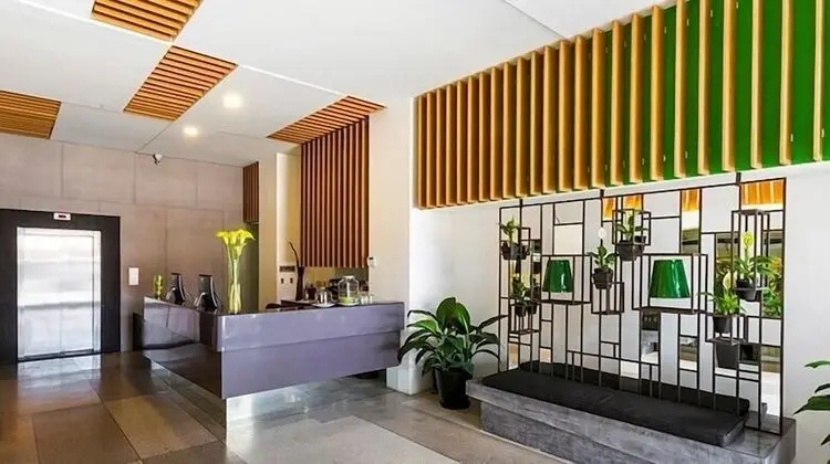 Urban Green Hotel & Suites - Lobi