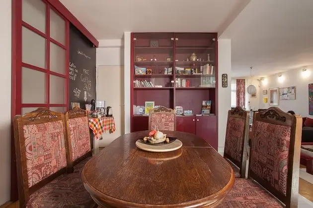 Urban Hostel & Apartments - Genel