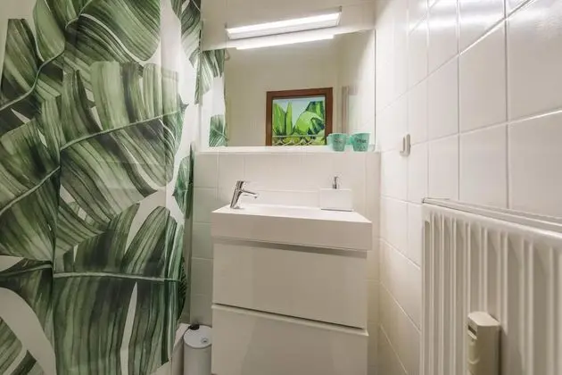 Urban Jungle Designer Apartment - Banyo Tipleri