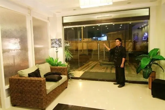 Urban Manor Hotel - Lobi
