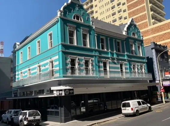 Urban Oasis ApartHotel