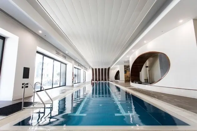 Urban Oasis - Designed Service Apartment - Havuz