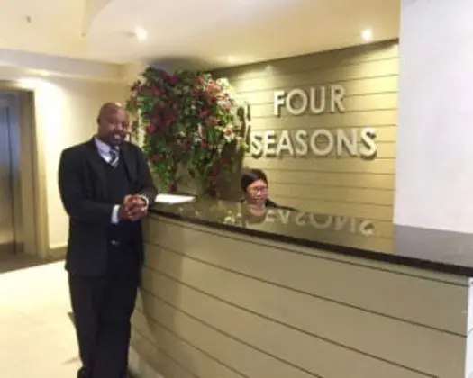 Urban Oasis at The Four Seasons - Lobi