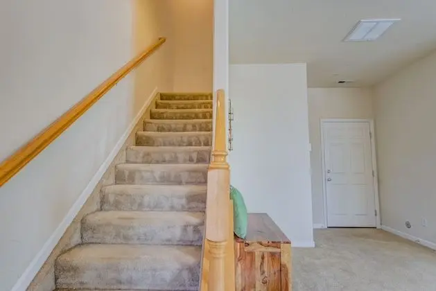 Urban Practicality! 3 Beds, Patios & Dog Friendly - İç Mekan