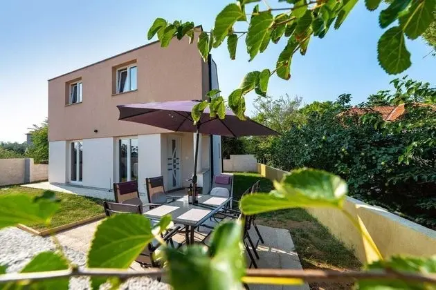 Urban and quiet holiday house Bianca