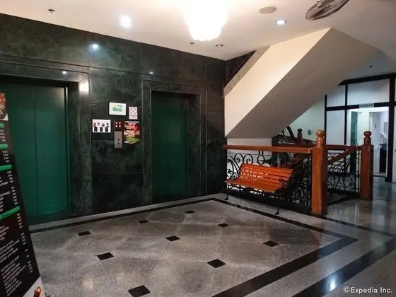 Urban Travellers Hotel - Lobi