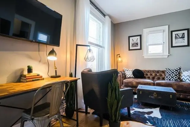 The Urban Union Eclectic Historic Apartment Sleeps 4