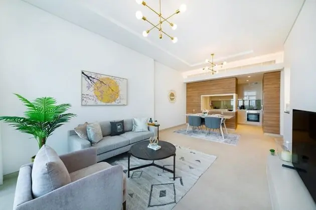 Urban Resort w Golf Course Views Close to Beach