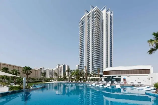 Urban Resort w Golf Course Views Close to Beach