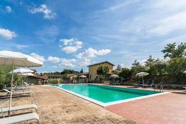 Urbane Mansion in Perugia With Swimming Pool