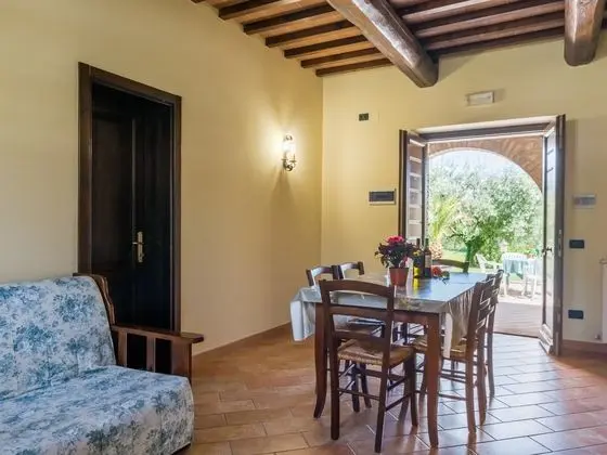 Urbane Mansion in Perugia With Swimming Pool - Yerinde Yemek