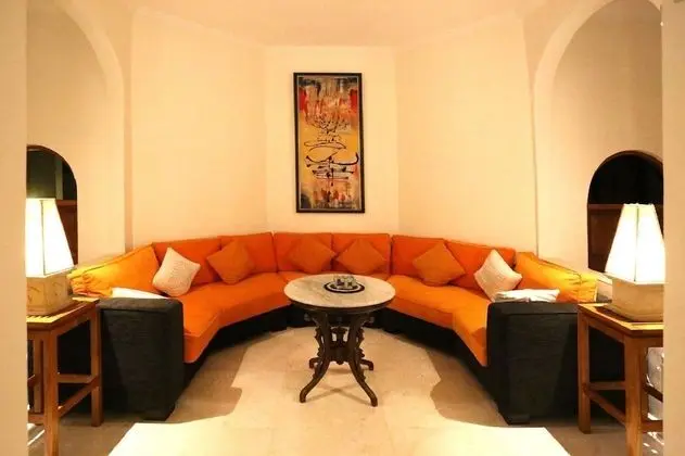 Urbanest Inn Villa - Lobi