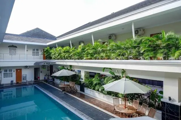 Urbanview Hotel Syariah Casa Azmya Yogyakarta - Havuz