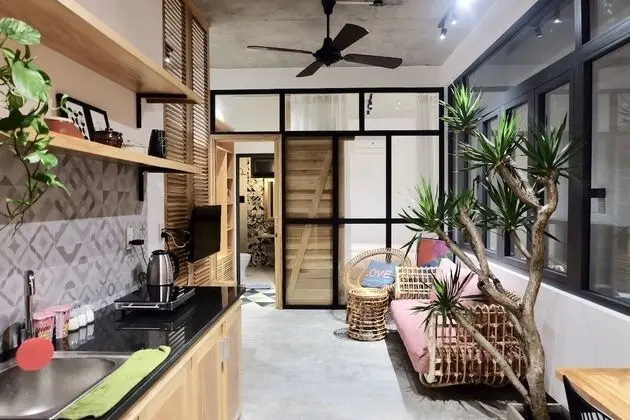 Uri House