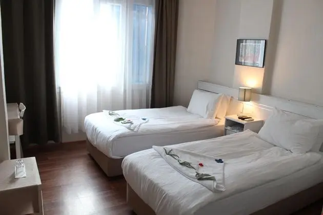 Ürkmez Otel