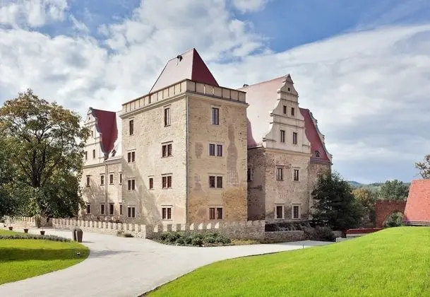 Uroczysko Siedmiu Stawów Luxury Hotel