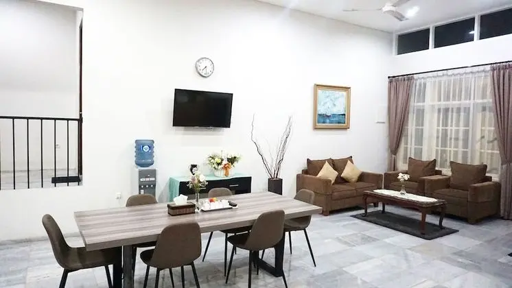 UROOMS Senopati - Öne Çıkan Resim