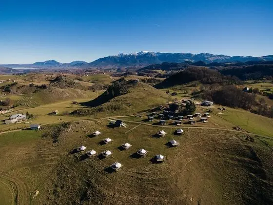 Ursa Mica Glamping Resort