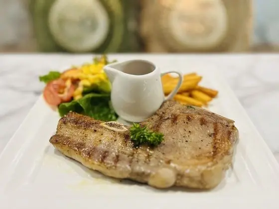 USABAI Riverside Boutique Hotel - Yerinde Yemek