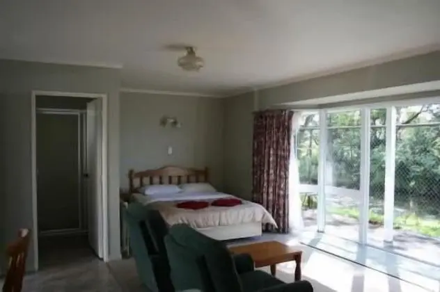 Utuhina Hot Springs Lodge - Oda