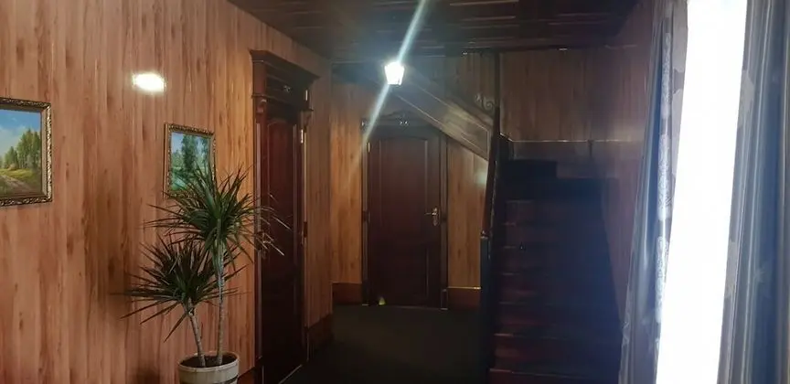 Hotel Uyut - İç Mekan