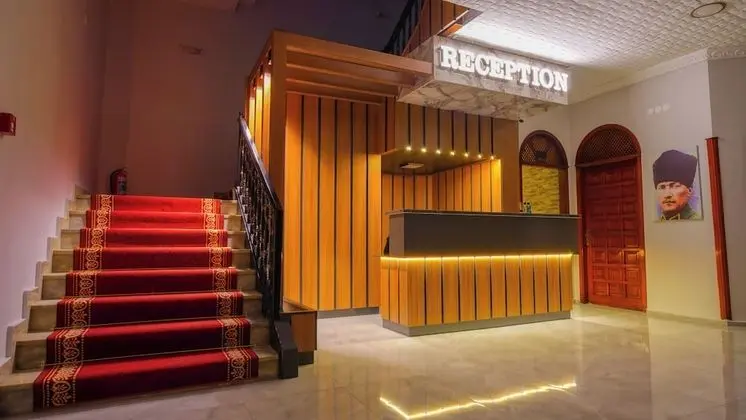 Uz Hotel Premium - Lobi