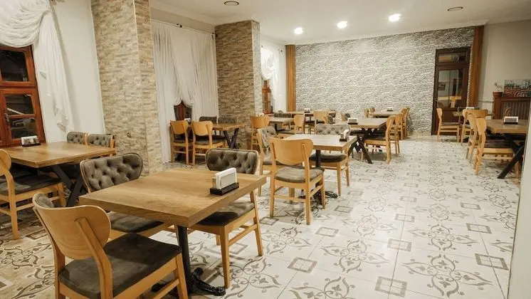 Uz Hotel Premium - Yerinde Yemek