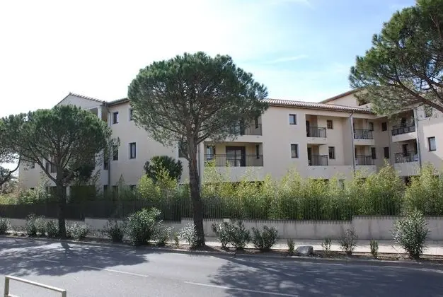 UZES APPART HOTEL - Dış Mekan