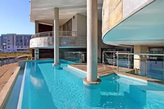 V&A Waterfront Luxury Residences - WHosting - Havuz