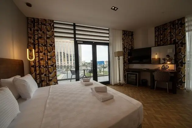V Center Hotel - Oda