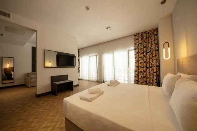 V Center Hotel