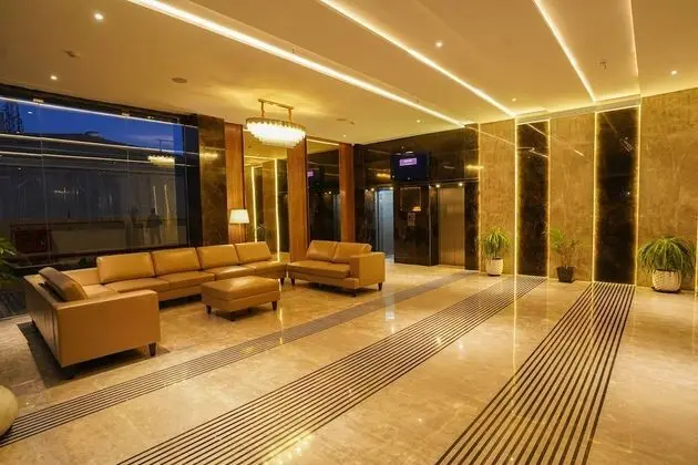 V FIVE HOTEL