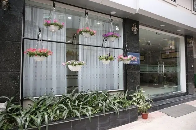 V HOUSE 6 SERVICED APARTMENT