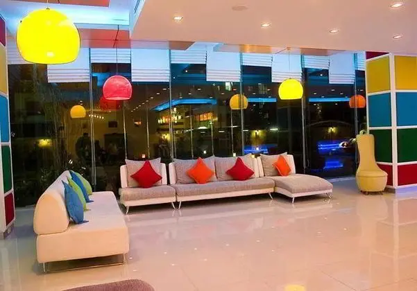 V-One Hotel Korat - Lobi