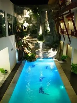 V Verve Service Apartment Hotel - Havuz