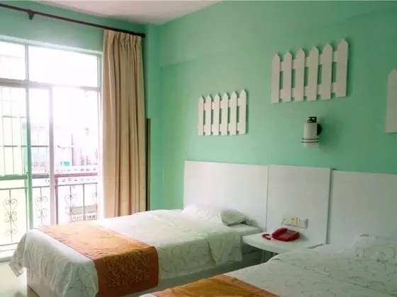 V8 Express Hotel Shangping St 7 Alley - Oda Manzaraları