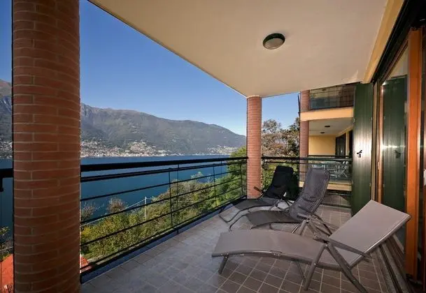 Va Pensiero sul lago Stunning View