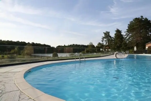 Vacancéole - Le Domaine des Monédières - Havuz