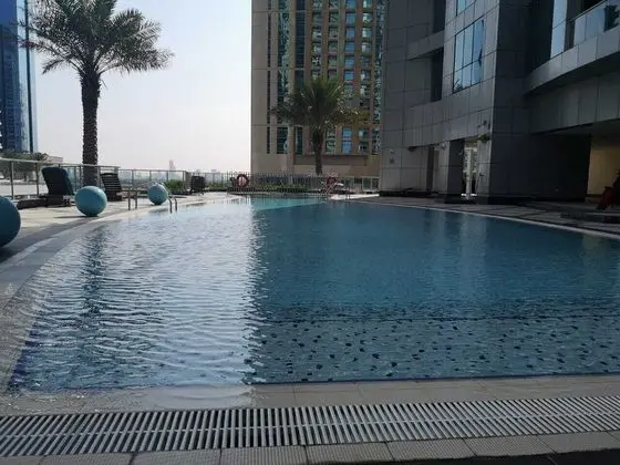 Vacation bay Torch tower Dubai Marina - Havuz