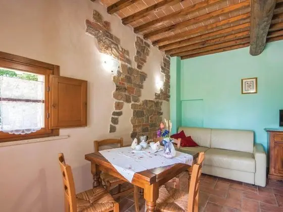 Vacation Home in Tuscany Divided Into Apartments With Swimming Pool - Yerinde Yemek