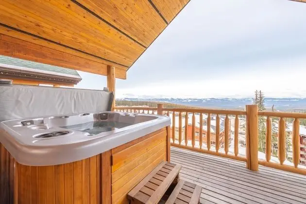 Vacation Homes by Big White Accomm. - Spa